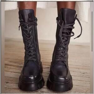 NWOB Jones Lug Sole Combat Boots * SOLD OUT HOT FUDGE